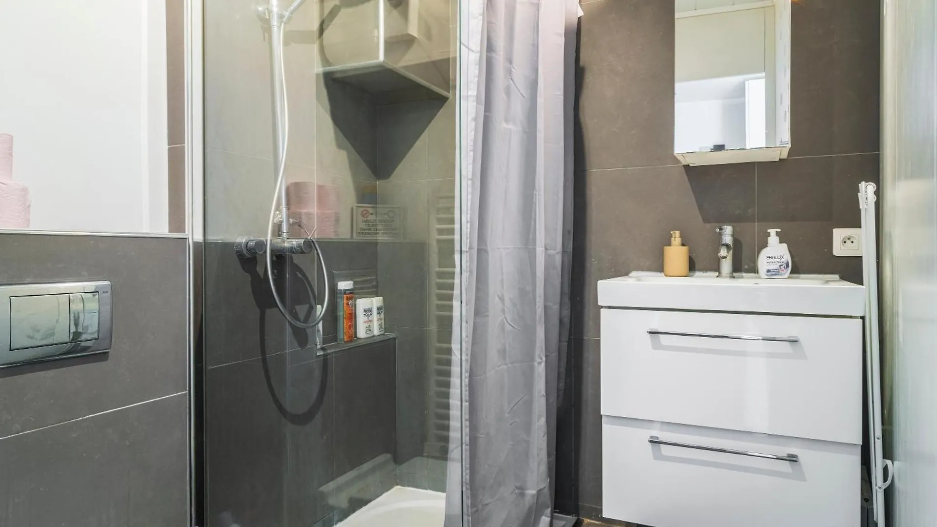 Louvre Innocent Apartment باريس